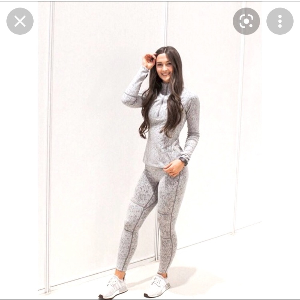 Gymshark fleur texture pullover size small